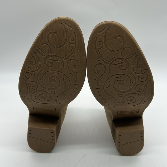 White Mountain Taupe Suede Ankle Boots | Size 7.5 NIB | Side Zip Block Heel - Picture 8 of 13